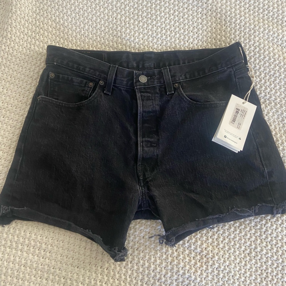 Levi’s black 4 inch women’s shorts